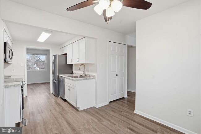 property at 1623 New Windsor Ct