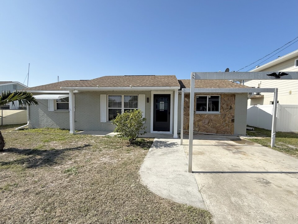 13237 Sunfish Dr in Hudson, FL - Building Photo