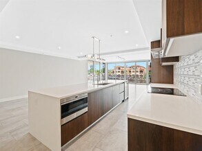 133 Isle of Venice Dr, Unit 201 in Fort Lauderdale, FL - Building Photo - Building Photo