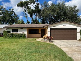 5038 54th Way N in St. Petersburg, FL - Building Photo