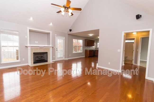 5755 Caney Ridge Cir in Ooltewah, TN - Foto de edificio - Building Photo