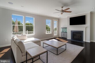 21493 Willow Breeze Sq in Ashburn, VA - Building Photo - Building Photo