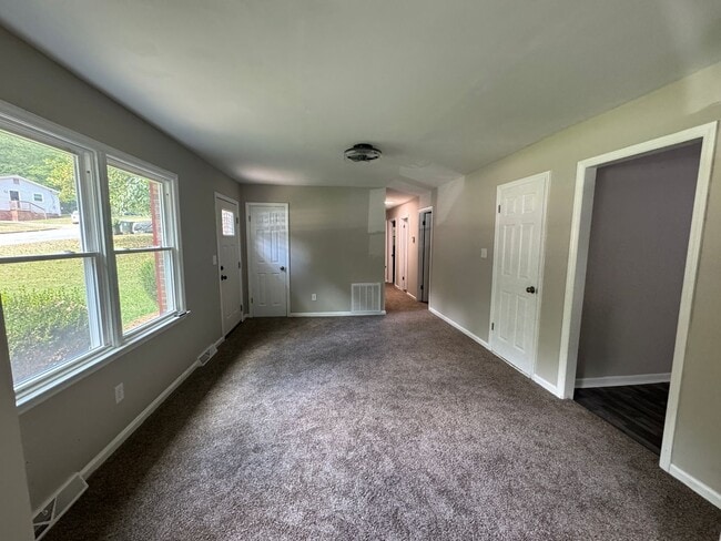 1203 Northwoods Dr in Kings Mountain, NC - Building Photo - Building Photo