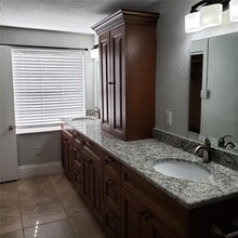 6014 Southern Comfort Blvd in Tampa, FL - Building Photo - Building Photo