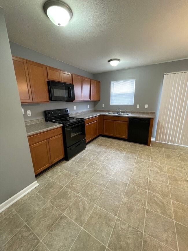 8107 Gathering Ln in Indianapolis, IN - Building Photo - Building Photo