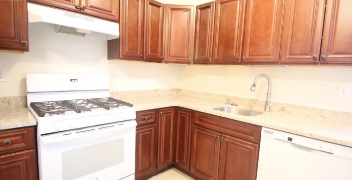 789 Washington St in Brookline, MA - Building Photo