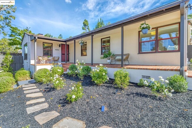 4053 Huntington St in Oakland, CA - Building Photo - Building Photo