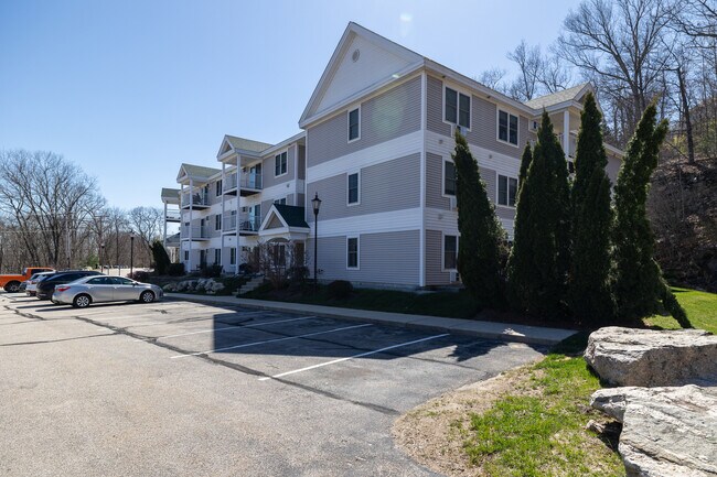 Stone Terrace Condominium in Manchester, NH - Building Photo - Building Photo