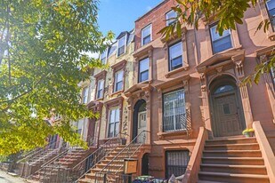 112 Brooklyn Ave in Brooklyn, NY - Building Photo