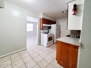 2840 Cook St in Jacksonville, FL - Foto de edificio - Building Photo