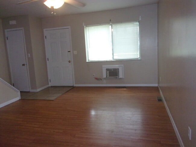 property at 476 Laurel Woods Dr