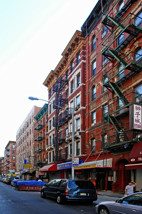 112-114 Eldridge St in New York, NY - Building Photo