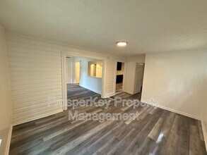 4692 College St in Forest Park, GA - Building Photo - Building Photo