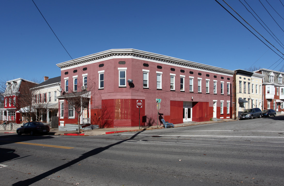 702 W Washington St in Hagerstown, MD - Building Photo