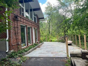 16 Foster Rd in Lexington, MA - Building Photo - Building Photo