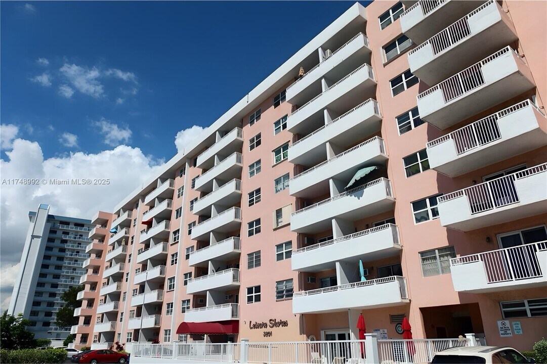 3201 NE 14th Street Causeway in Pompano Beach, FL - Building Photo