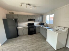 2107 Statz St in North Las Vegas, NV - Building Photo - Building Photo