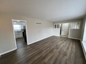 14413 E Covington Rd in Independence, MO - Building Photo - Building Photo