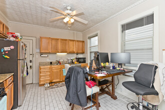 1421 W Fletcher St in Chicago, IL - Building Photo - Building Photo
