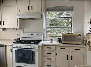 1515 Beech Valley Way NE in Atlanta, GA - Building Photo - Building Photo