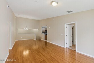 7067 Deer Lodge Cir in Jacksonville, FL - Building Photo - Building Photo