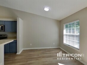 1020 Woodbridge Hollow N in Jacksonville, FL - Building Photo - Building Photo