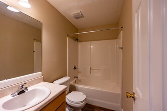 100 Winding Way in Leesburg, GA - Foto de edificio - Building Photo