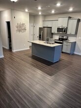 7107 Chara Ln SW in Atlanta, GA - Foto de edificio - Building Photo