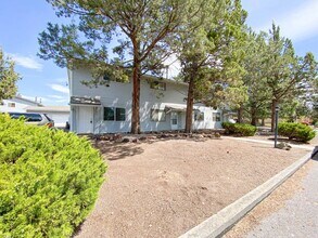 1630 SE Tempest Dr in Bend, OR - Building Photo - Building Photo