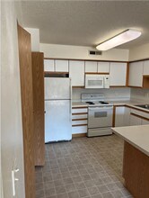 2868 Coral Ct in Coralville, IA - Building Photo - Building Photo