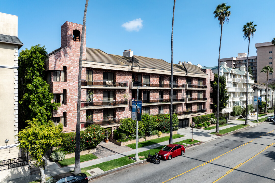 120 N Doheny Dr in West Hollywood, CA - Foto de edificio