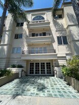 435 Arnaz Dr in Los Angeles, CA - Building Photo