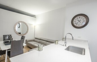 808 Columbus Ave in New York, NY - Building Photo - Building Photo