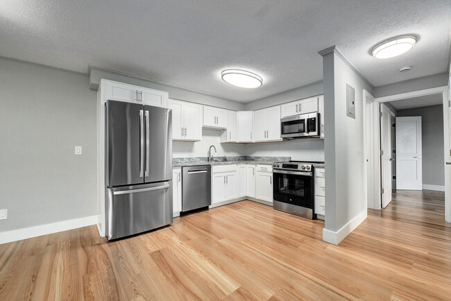 3400 Wooster Rd, Unit 616 in Rocky River, OH - Building Photo - Building Photo
