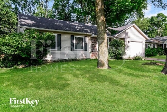 1022 Woodpointe Dr in Indianapolis, IN - Building Photo - Building Photo