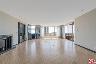 10430 Wilshire Blvd in Los Angeles, CA - Building Photo - Building Photo