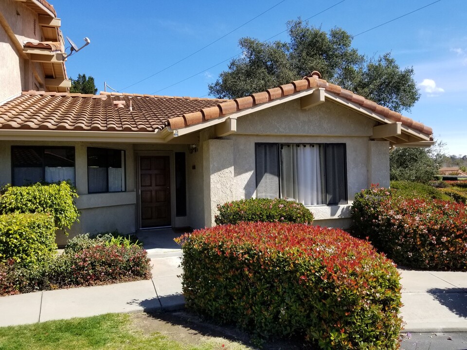 1328 Tourney Hill Ln in Nipomo, CA - Building Photo