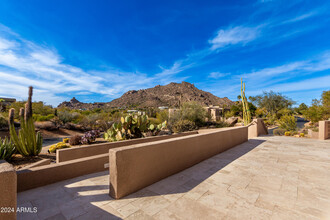 1314 Coyote Pass in Carefree, AZ - Foto de edificio - Building Photo