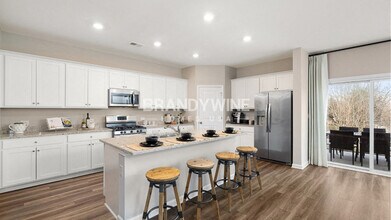 648 Friesland Dr in Hampton, GA - Building Photo - Building Photo