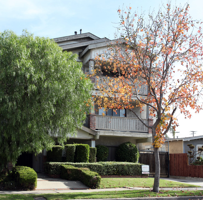 1042 Molino Ave in Long Beach, CA - Foto de edificio - Building Photo