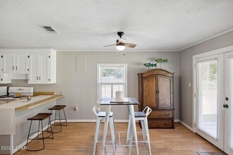 6303 Strickland Rd in Ebro, FL - Building Photo - Building Photo