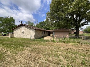 24264 State Hwy 64 in Canton, TX - Building Photo - Building Photo