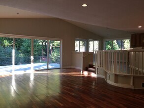 101 H Ln in Novato, CA - Building Photo - Building Photo