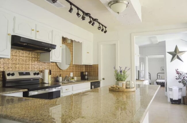 2369 Apache Dr in Montgomery, TX - Building Photo - Building Photo