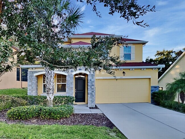 property at 221 Crestrun Loop