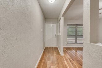 1812 Ravenswood Dr N in Bedford, TX - Building Photo - Building Photo