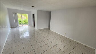 3090 Coral Springs Dr in Coral Springs, FL - Building Photo