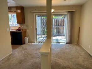 2703 Lakeview Dr in Santa Rosa, CA - Building Photo - Building Photo