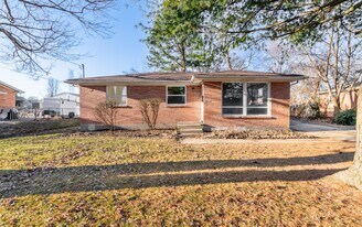 2428 Weber Ln in Louisville, KY - Building Photo