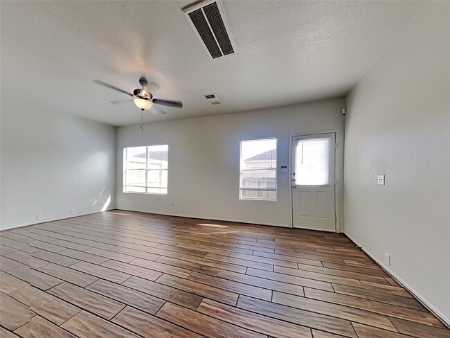 16859 Mammoth Springs Dr in Houston, TX - Building Photo - Building Photo
